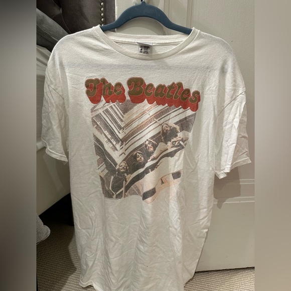 TWO OVERSIZED GRAPHIC TEES - Picture 3 of 6